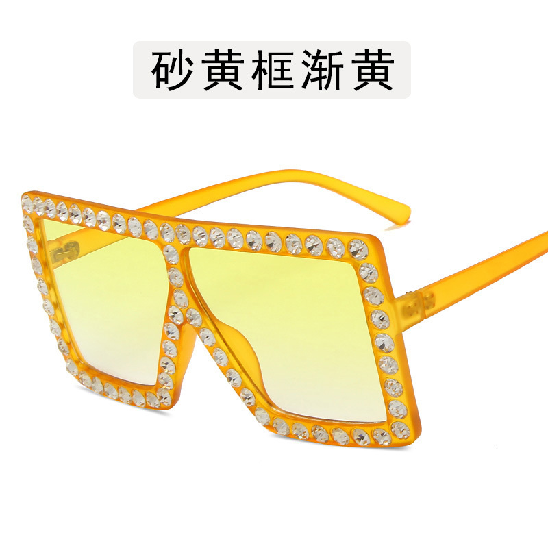 The sand and yellow frame gradually yellow