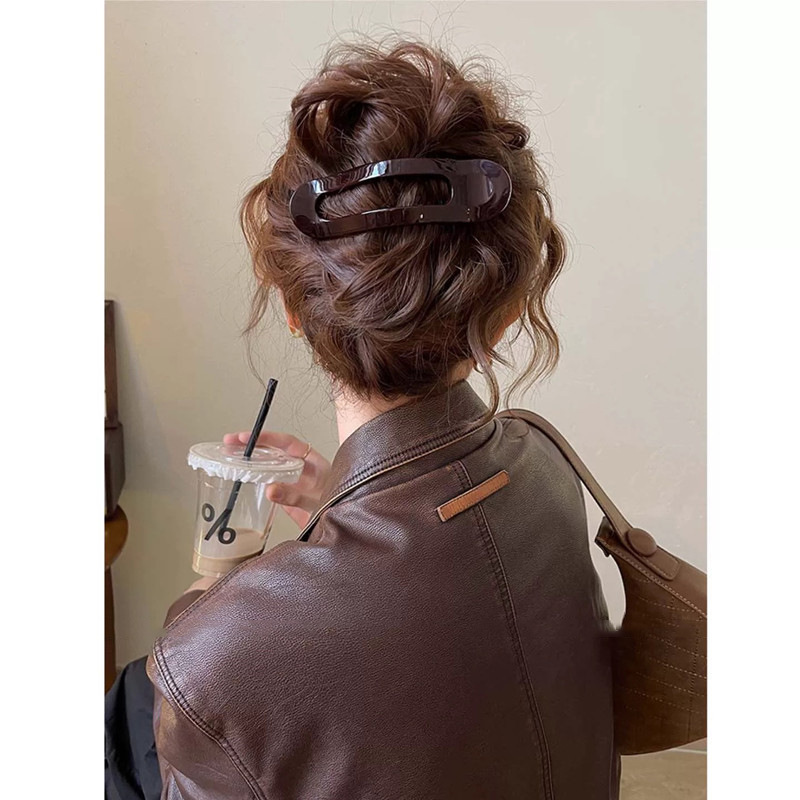 Simple and Elegant Large Duckbill Hair Clip for Women, Suitable for Updos, 2026 New Model with a High-End Feel Simple and Elegant Large Duckbill Hair Clip for Women, Suitable for Updos, 2026 New Model with a High-End Feel