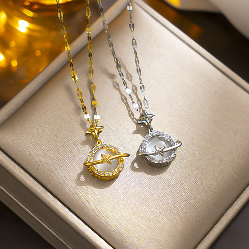Chic Star and Moon Myth Atmosphere Versatile Necklace New Trend Stylish Fashion Influencer Short Diamond Clasp Necklace for Women