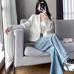 カジュアルスーツの女性2025春の韓国版気質の小さい上着のファッションの短いスーツa 2946