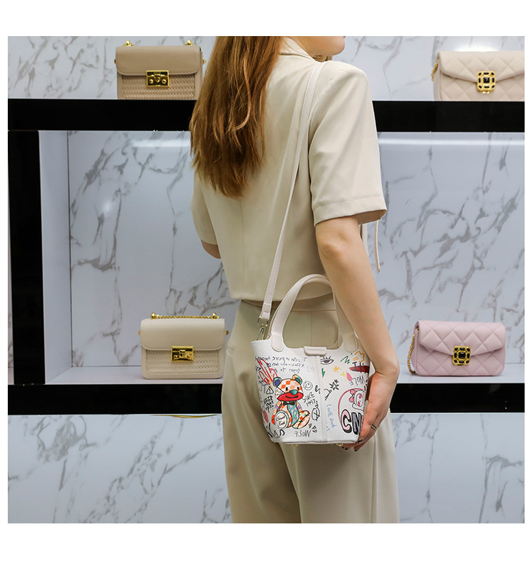 Little Bear Graffiti Basket Bucket for Women 2024 New High end Fashion Versatile Handheld Crossbody Bag_voghion.com