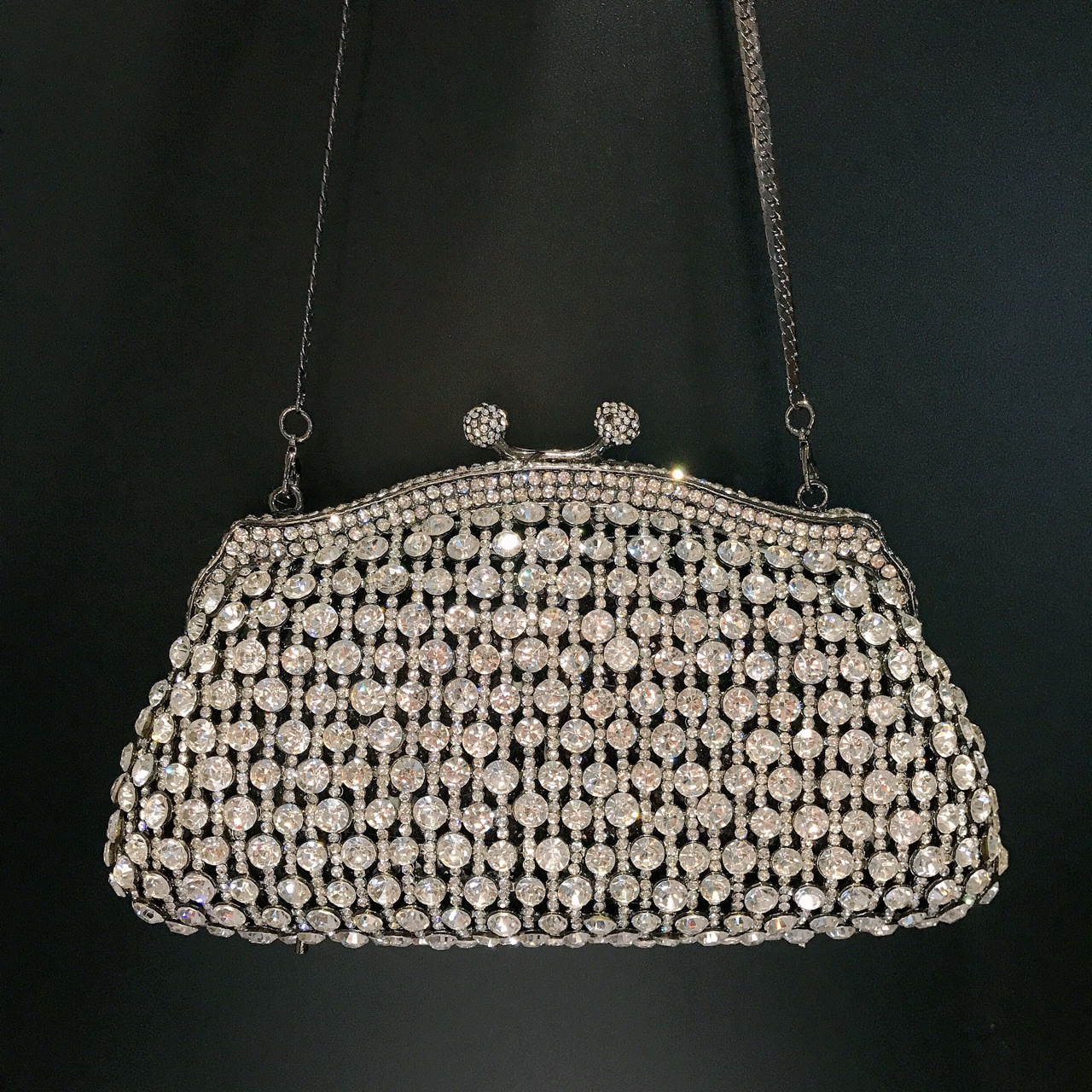 Túi clutch dạ tiệc đính kim cương thủ công kim loại rỗng — Vàng kim AB chi tiết 8