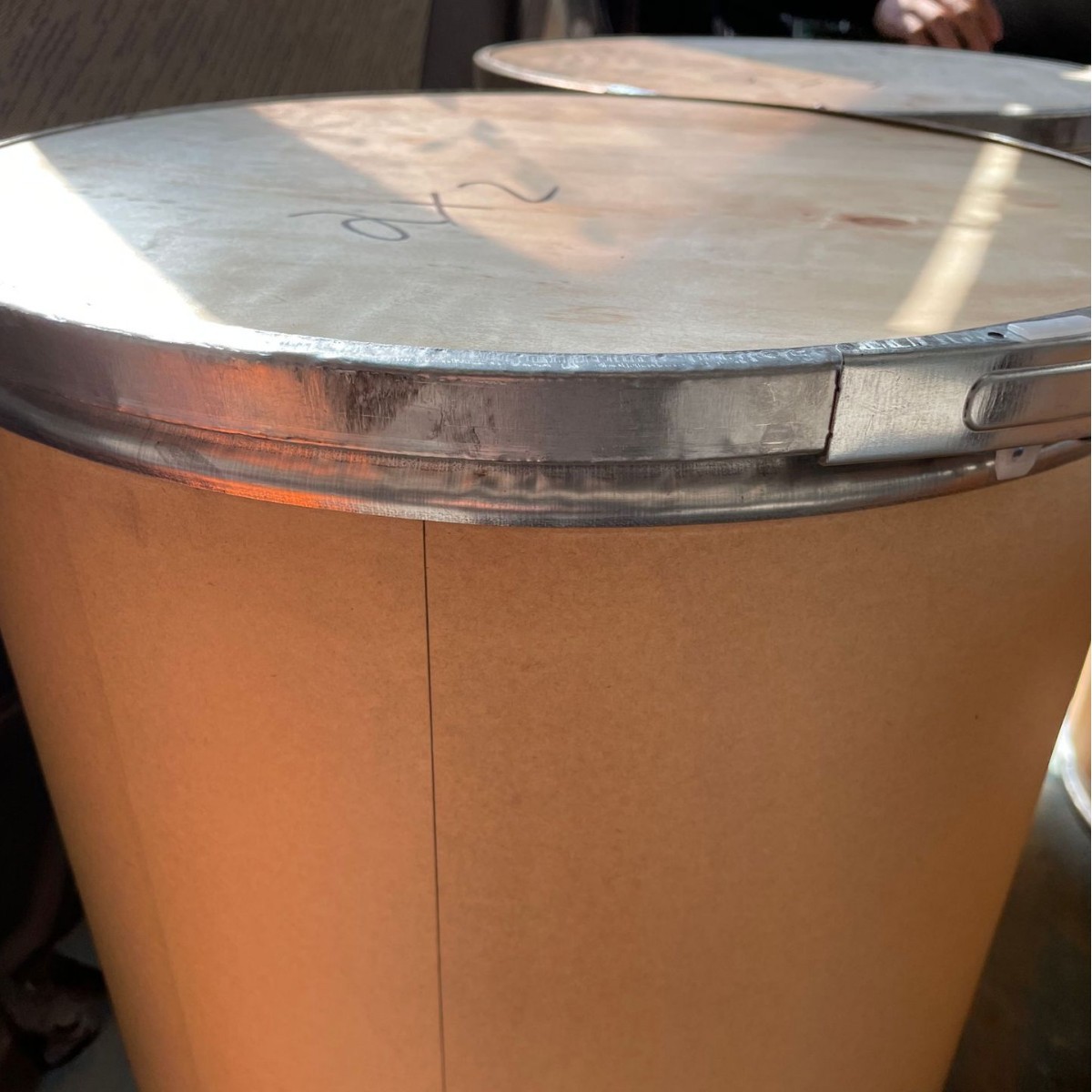 二卤代原药 95%含量规格 二卤代吡唑酰胺 供货25kg纸板桶