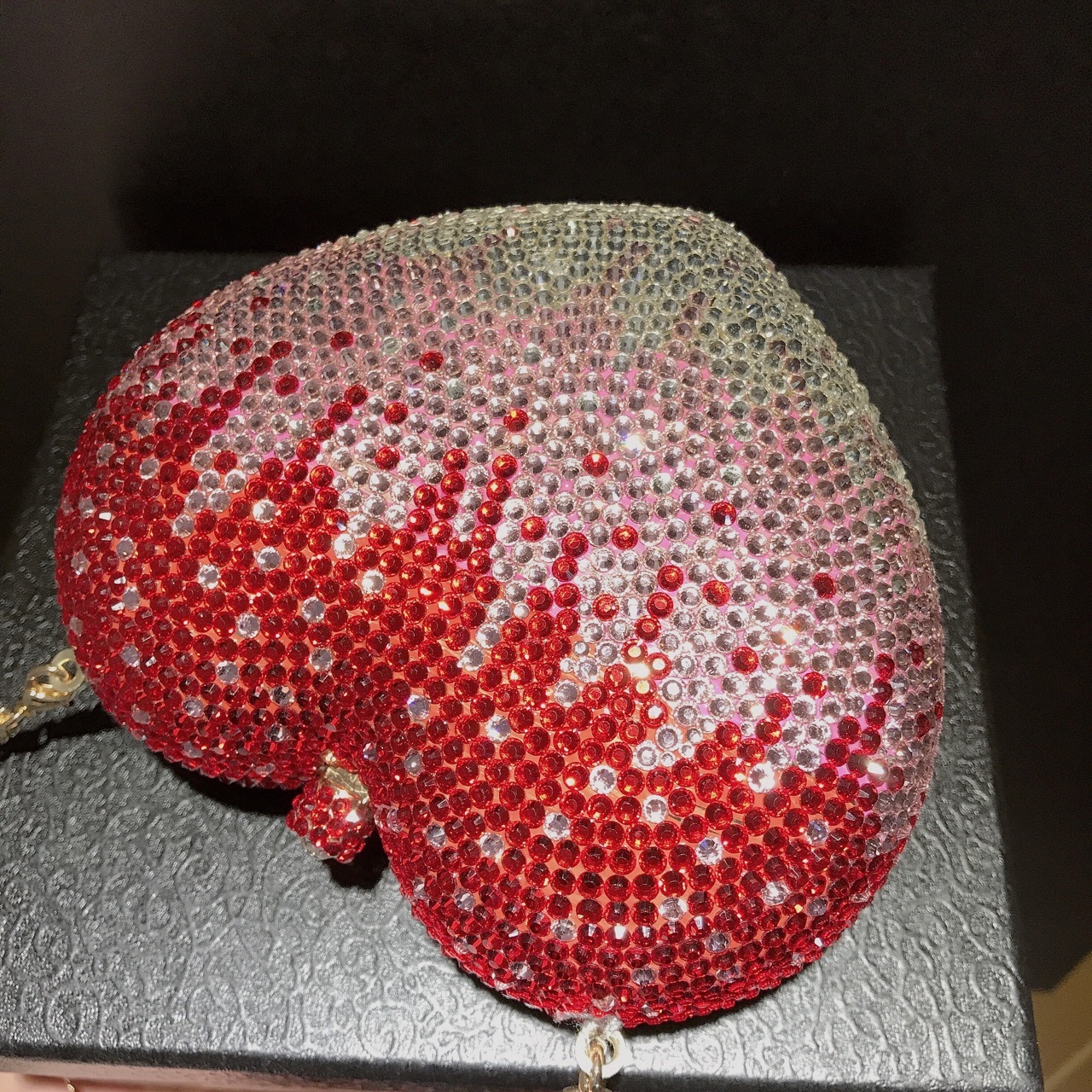 Fuente transfronteriza bolsas de cena de diamantes de color mixto amor rosa lleno de piedra de diamante de diamante bolsas de mano de mujer compactas