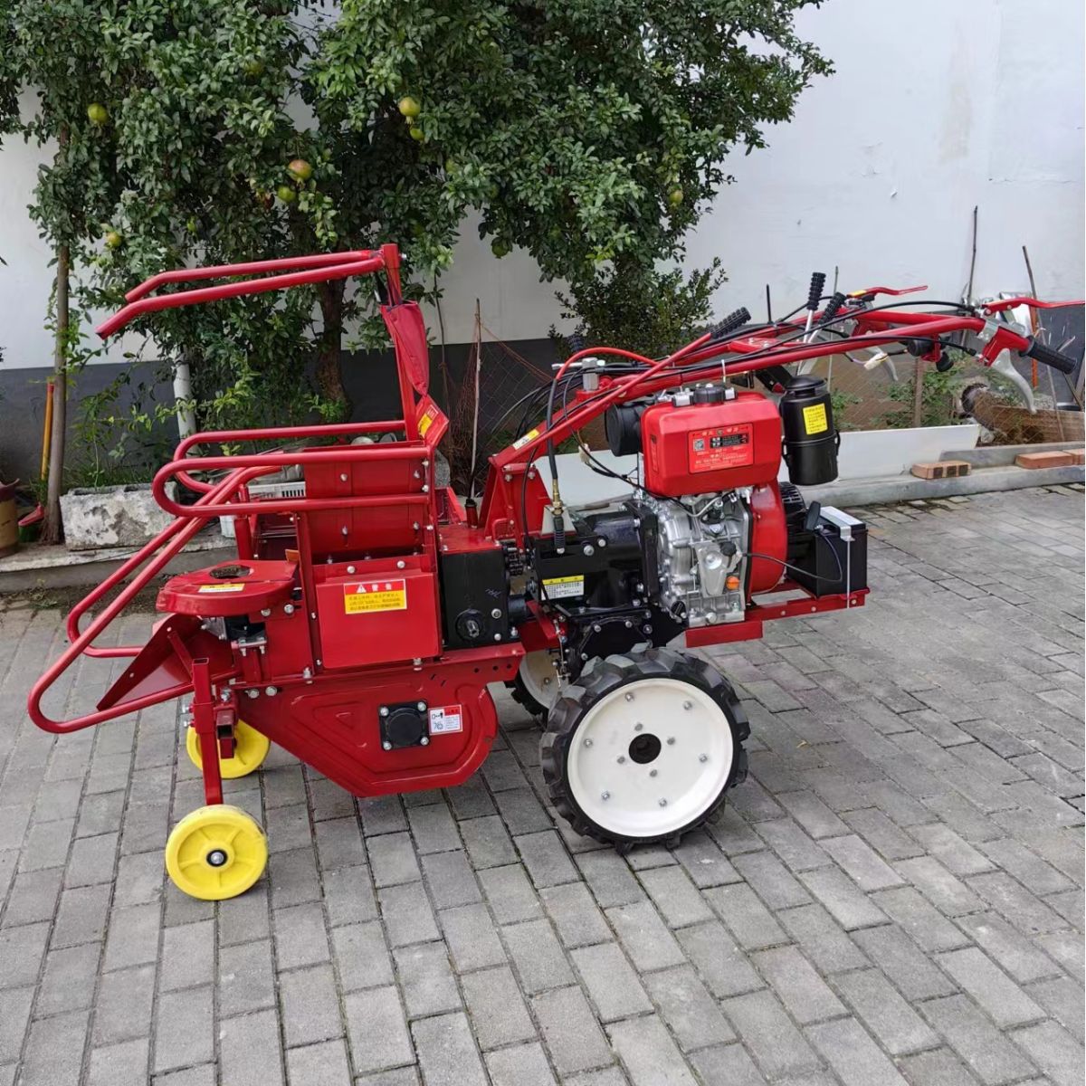 厂家直销小型单垄手扶前置玉米收获机剥皮秸秆还田粉碎一体机