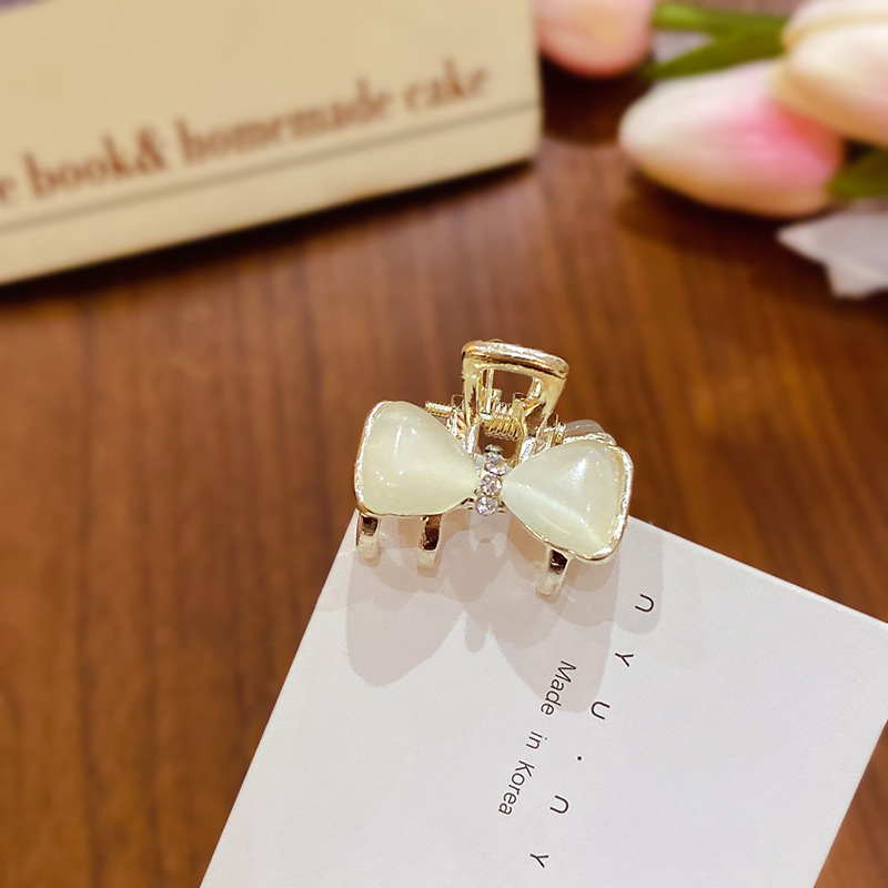 Pajarita simple ojo de gato-diamantes de imitación