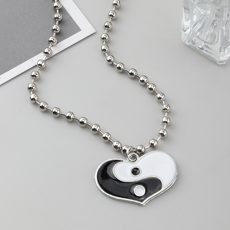 Fashion Tai Chi Gossip Alloy Necklace Wholesale display picture 5