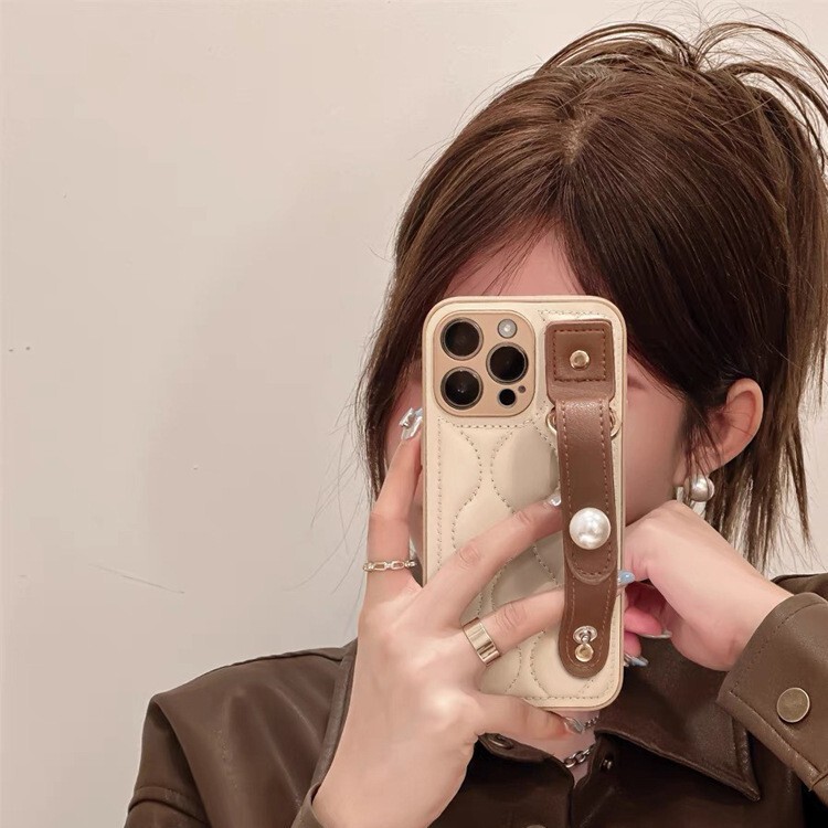 Skin-Feel down Jacket Camellia Wristband Suitable for iPhone 16 Pro Max Phone Case Apple 17 Protective Cover 15