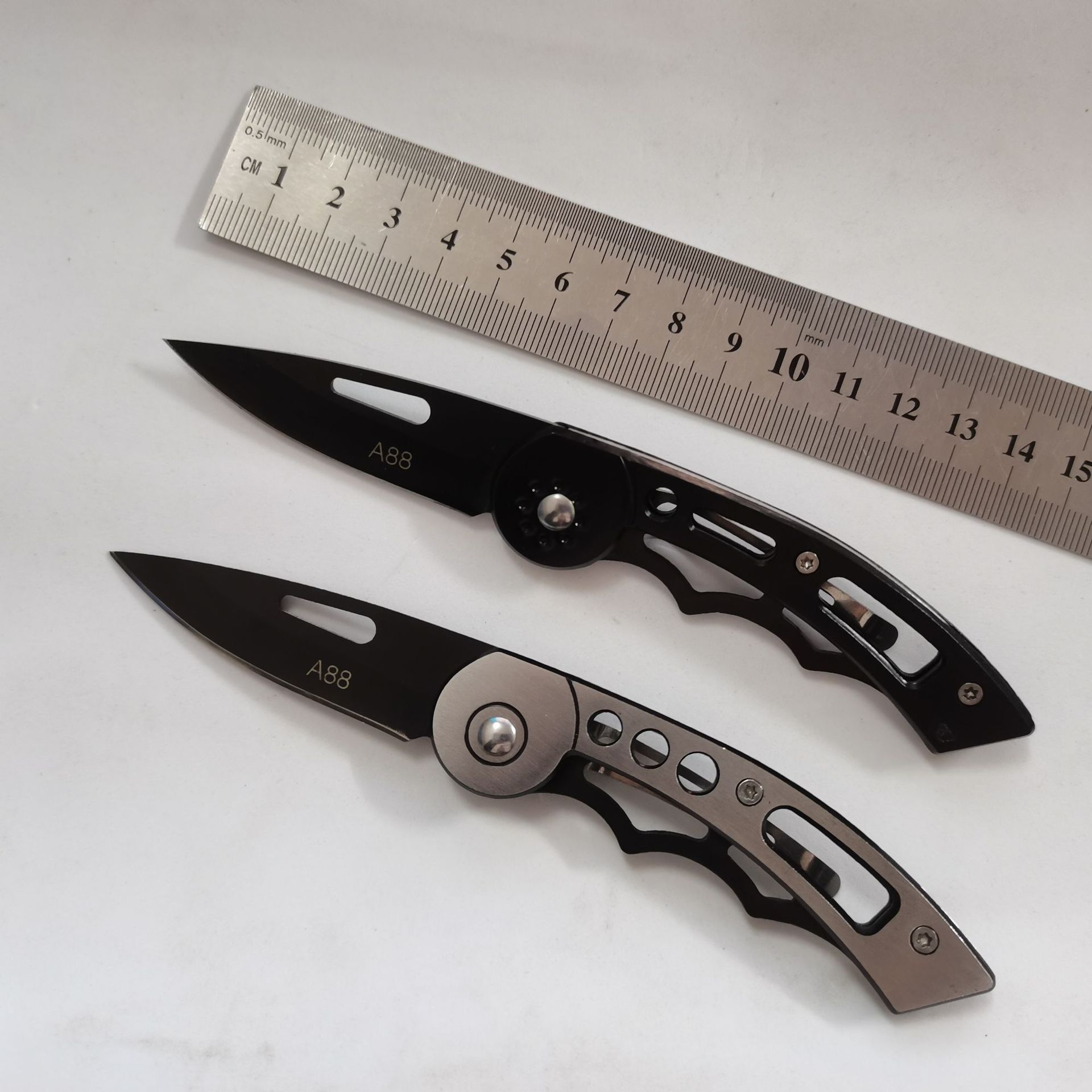 厂家直发·折叠多用水果削皮刀野营刀具迷你不绣钢小刀携带迷你刀