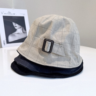 Ӣ���͹����b��O��ñ��Ů�ļ�����ñ���b����ñǰ���С�r�bñ