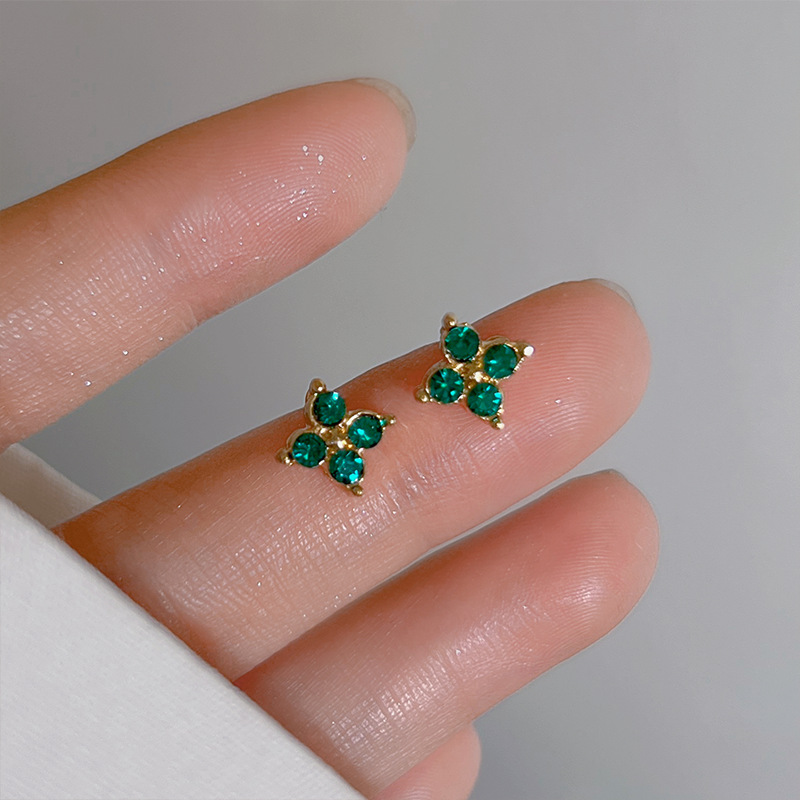 Anillo de metal francés aretes de anillo simple aretes de aretes nuevos estilos de estilo estilo estilo estilo de diseño de nicho temperamento único aretes de mujer cara pequeña