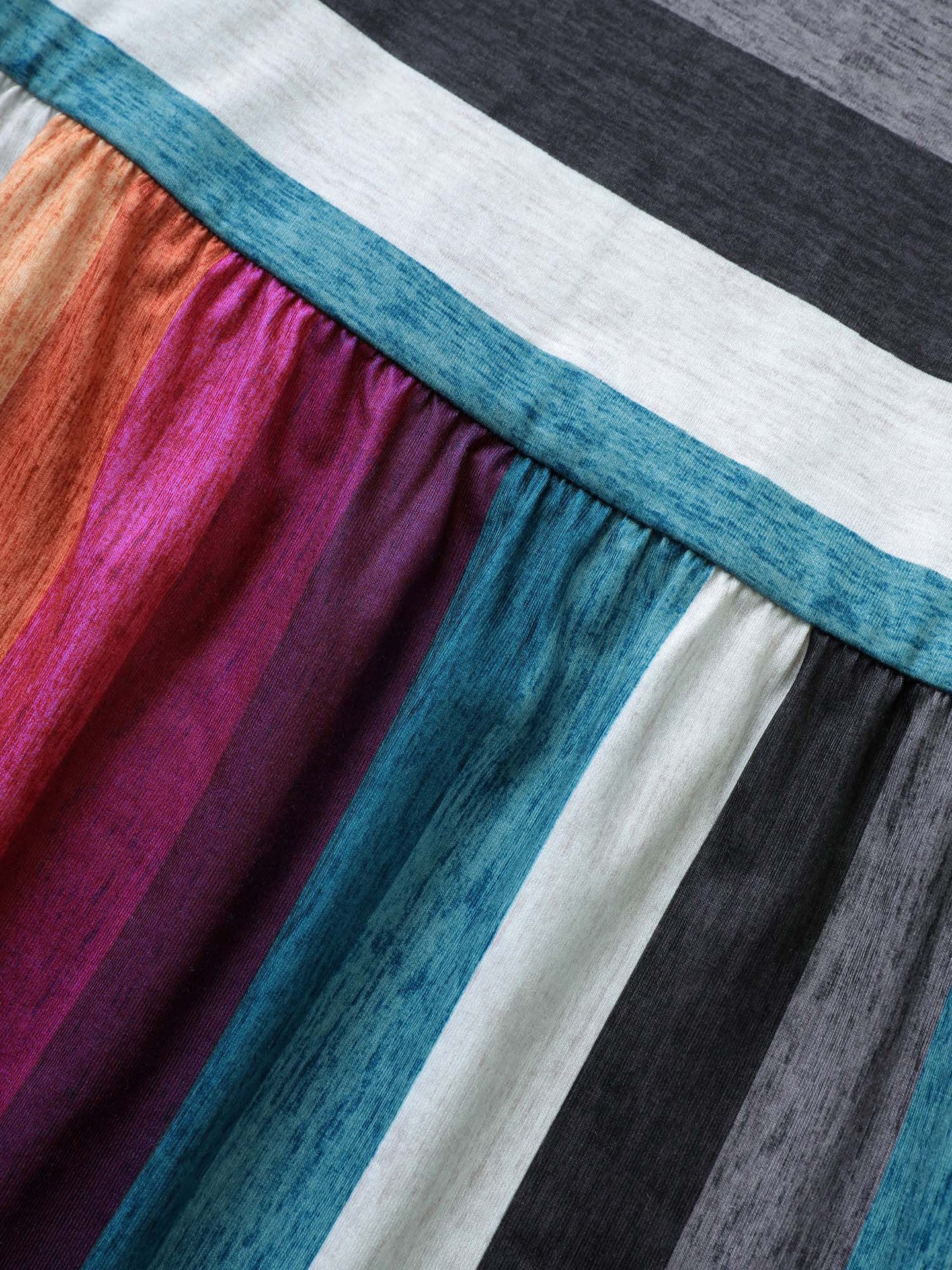 2024 Europa y los Estados Unidos verano nuevo tamaño de ropa de mujer fuente transfronteriza de color chaqueta a rayas casuales camiseta retro cómoda
