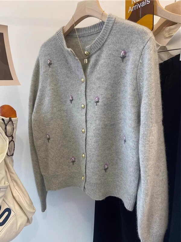 灰色刺绣浣熊绒毛衣外套女秋冬冬季新品加厚慵懒羊绒针织开衫上衣|undefined