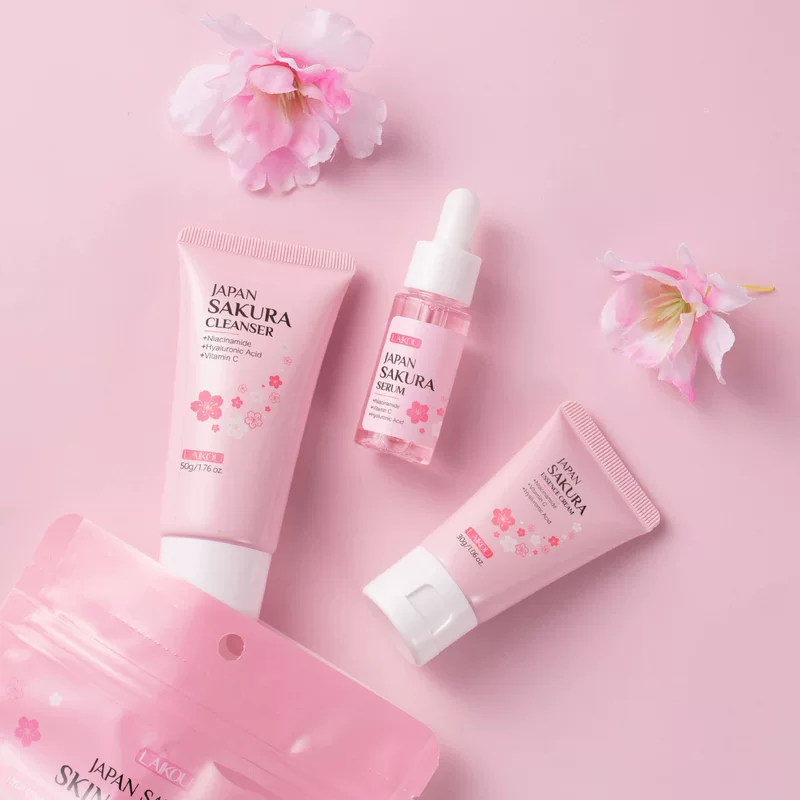 Набор по уходу за кожей (LAIKOU) — очищающее средство, сыворотка, крем-эссенция, набор Sakura увлажнение, 3 предмета