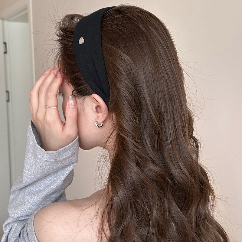 Black wide-brimmed love fabric headband