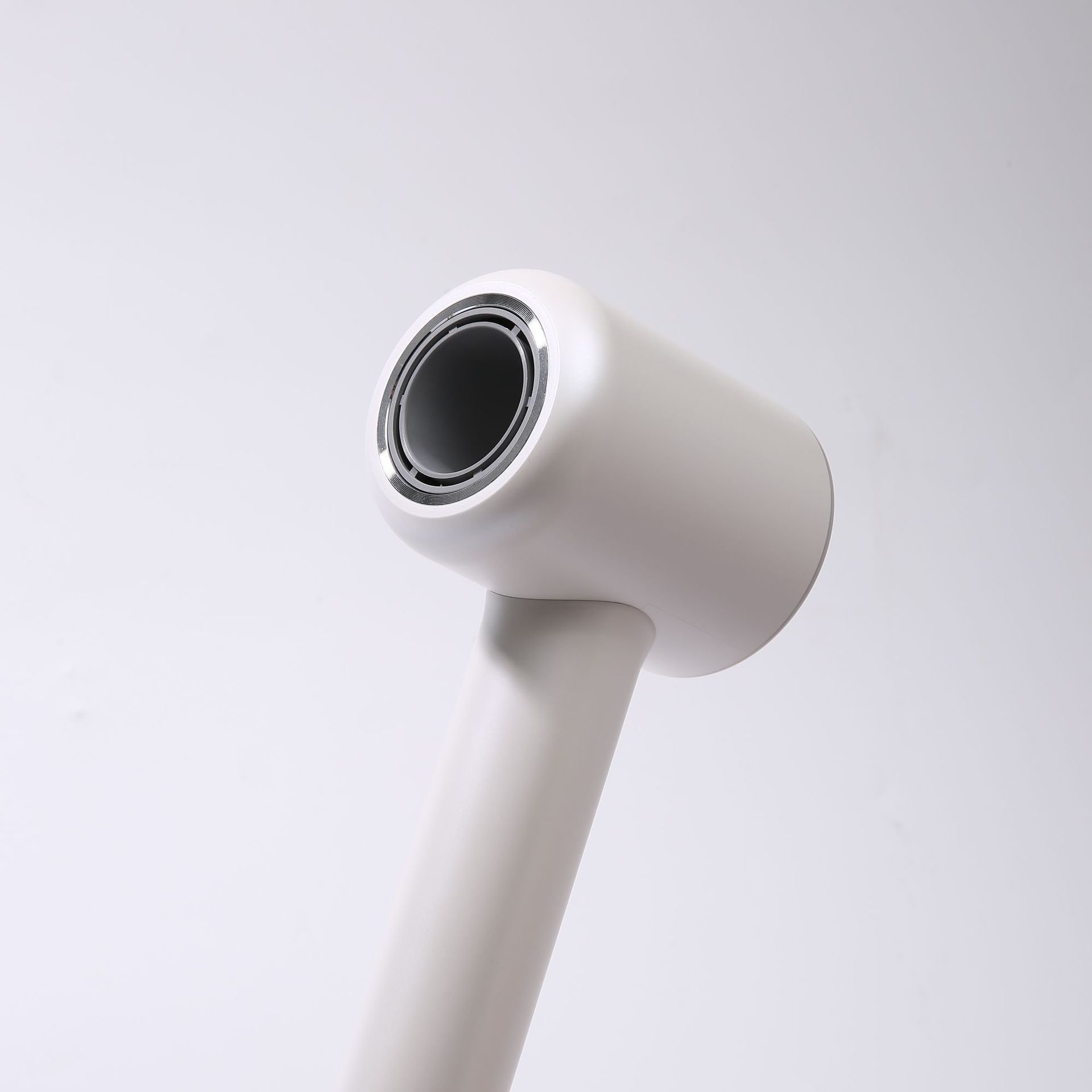 Secador de pelo de alta velocidad con viento fuerte y gran potencia para uso en hoteles y en el hogar, popular en plataformas de comercio electrónico transfronterizo, gran flujo de aire, frecuencia variable, aire caliente y frío, secado rápido.
