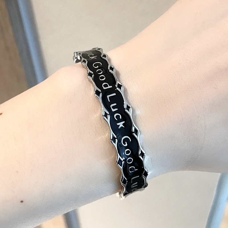 Diseño de nicho oscuro personalidad luckygoodlucky pulsera retro esmalte inins fresco viento abierto pulsera