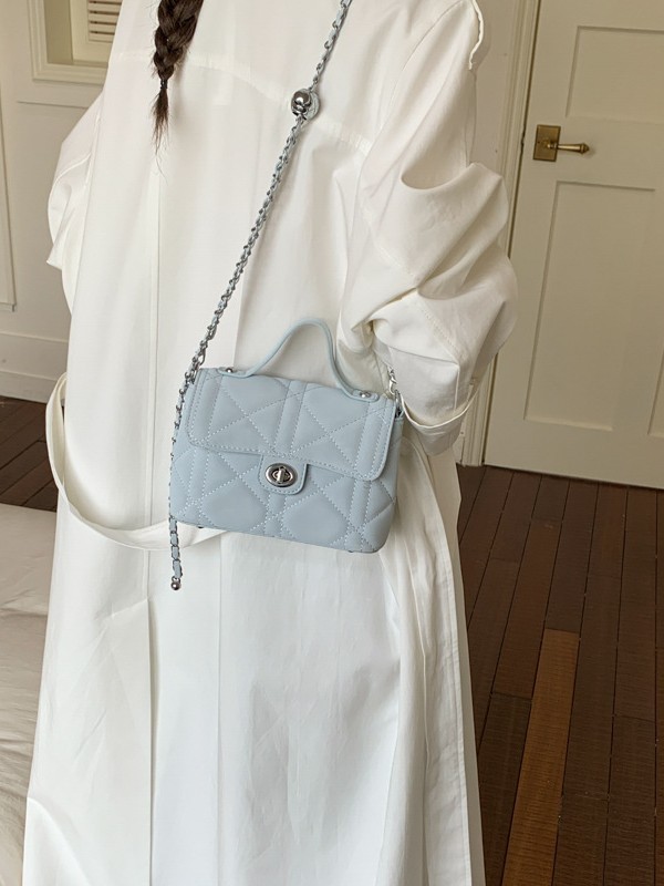 Bolso de mano de alta sensación para mujeres 2026 nuevo nicho pequeño bolso cuadrado de lujo ligero de estilo exterior pequeño viento fragante bolso de hombro de mujer image 3