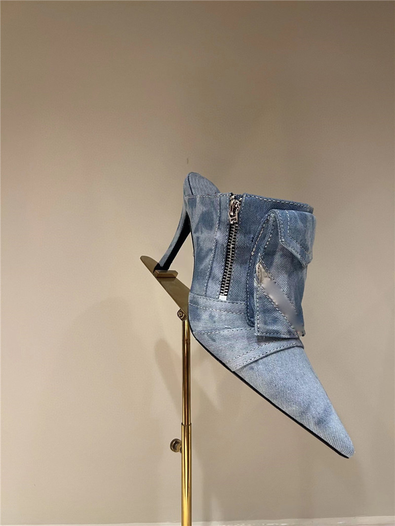 b19ac107126a9d51745d1f9f2cbbc3