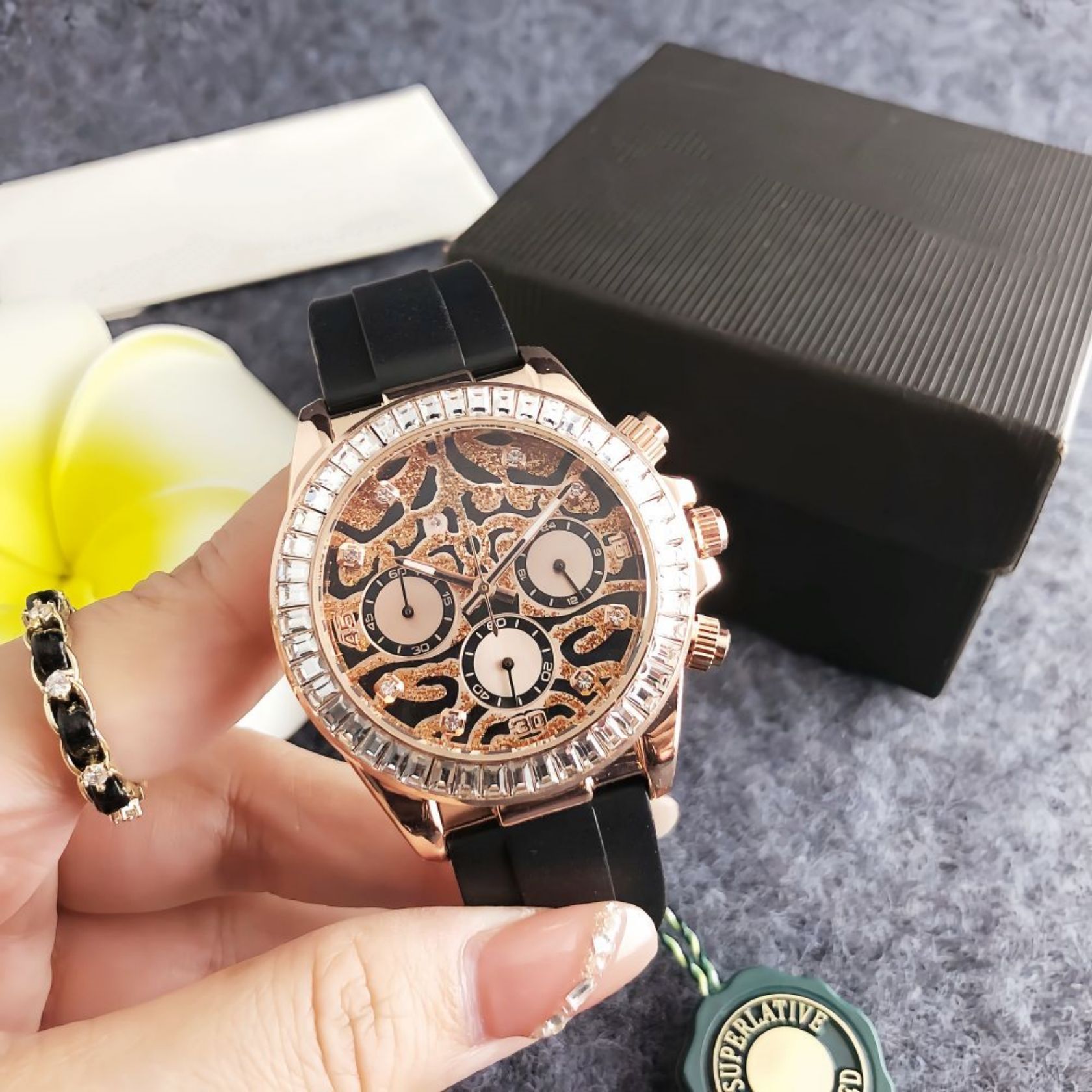 Silicone Watch Men's High-End Casual Quartz Watch Simple Temperament Waterproof Watch Fluororubber High-Value Fashion Watch