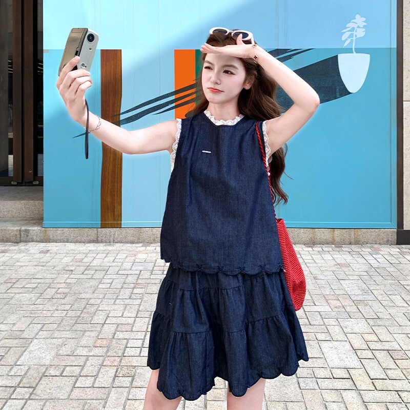 French Retro Denim Suit for Women 2026 Summer New Style Dark Blue Lace Trim Waist-Cinching Elegant Mature Style Two-Piece Set