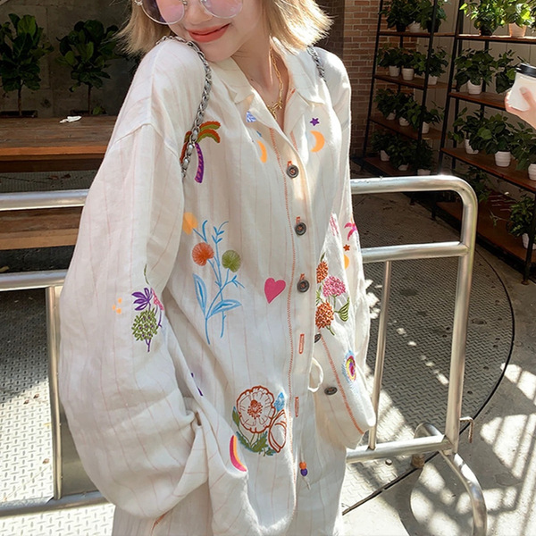 White spring summer retro design shirt