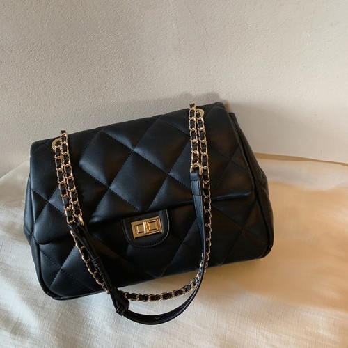 Elegant Texture Little Black Dress Style Grommet Chain Shoulder Bag Women's 2025 New Arrival Large Capacity Korean Version Single Shoulder Crossbody Bag