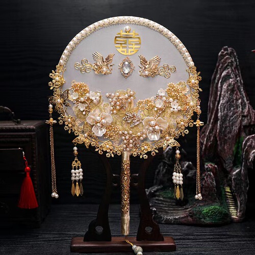 An ancient style round fan for the bride Xiuhe knot wedding Chinese Xiuhe dress fan Chinese style DIY