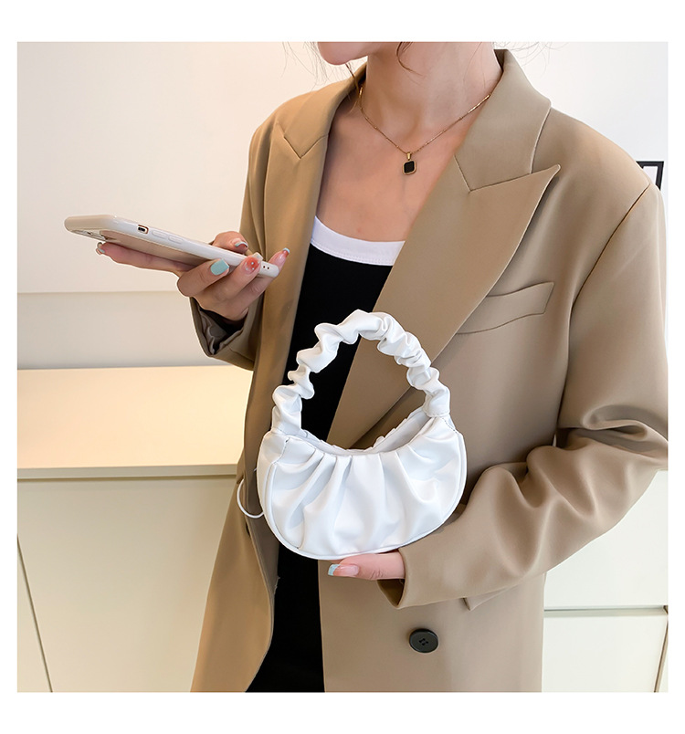 2024 Sommer Neue Trendy Internet Rot Vielseitig Eine Schulter Unterarm Modische Handheld Einfach Gefaltete Wolke Tasche_voghion.com