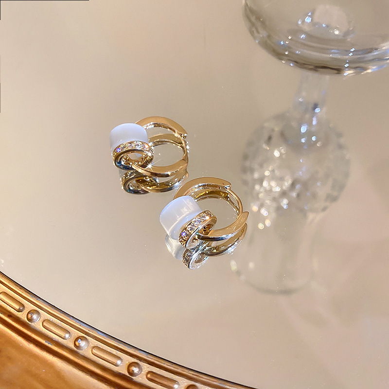 Mode Opal Zirkon Geometrische Kupfer Ohrringe Frauen Einfache Großhandel display picture 3