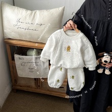 新生儿秋冬新款卫衣卫裤两件套2025冬季新款韩版卡通婴幼童套装潮