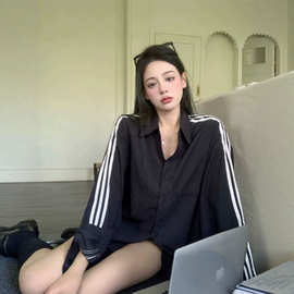 现货 运动衬衫短外套女宽松小众条纹修身设计感薄款休闲外穿上衣