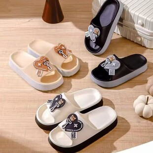 25�ļ��¿�Ůʿ��Ь�Ҿ����lEVA�⴩�r�з����pɫ���Ů�ϲ����]
