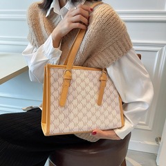トートバッグ女性プリント春の新高級質感洋風シングルバッグ大容量通勤バッグ