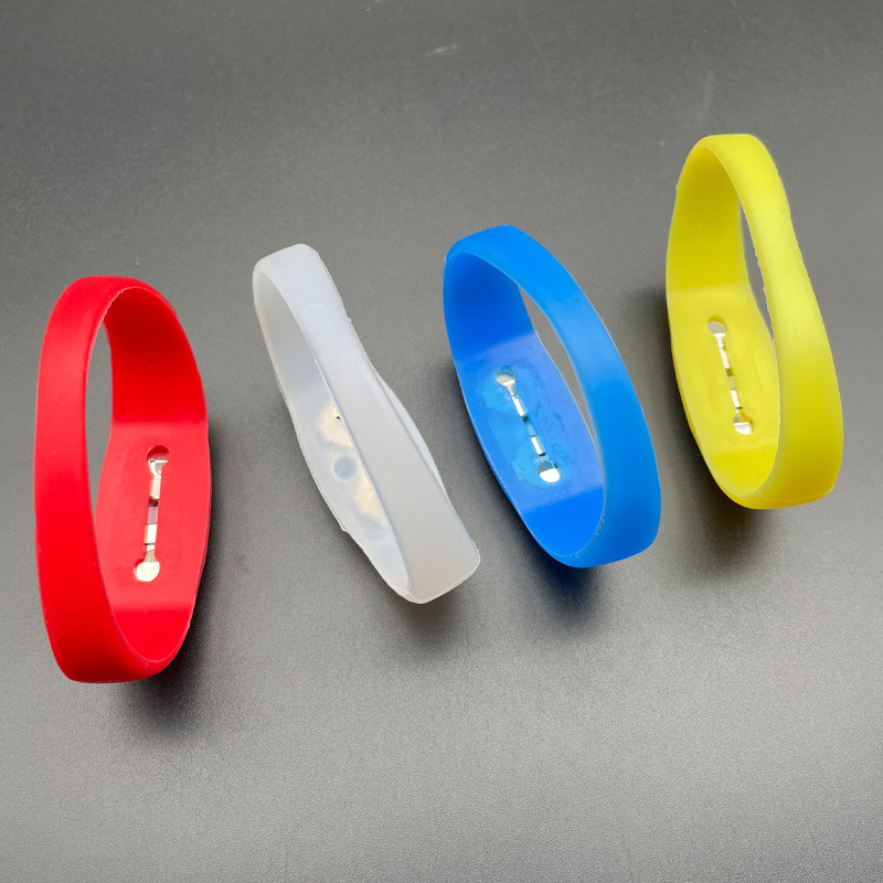 演唱会晚会助威道具全硅胶发光手环按键硅胶led闪光手环现货批发