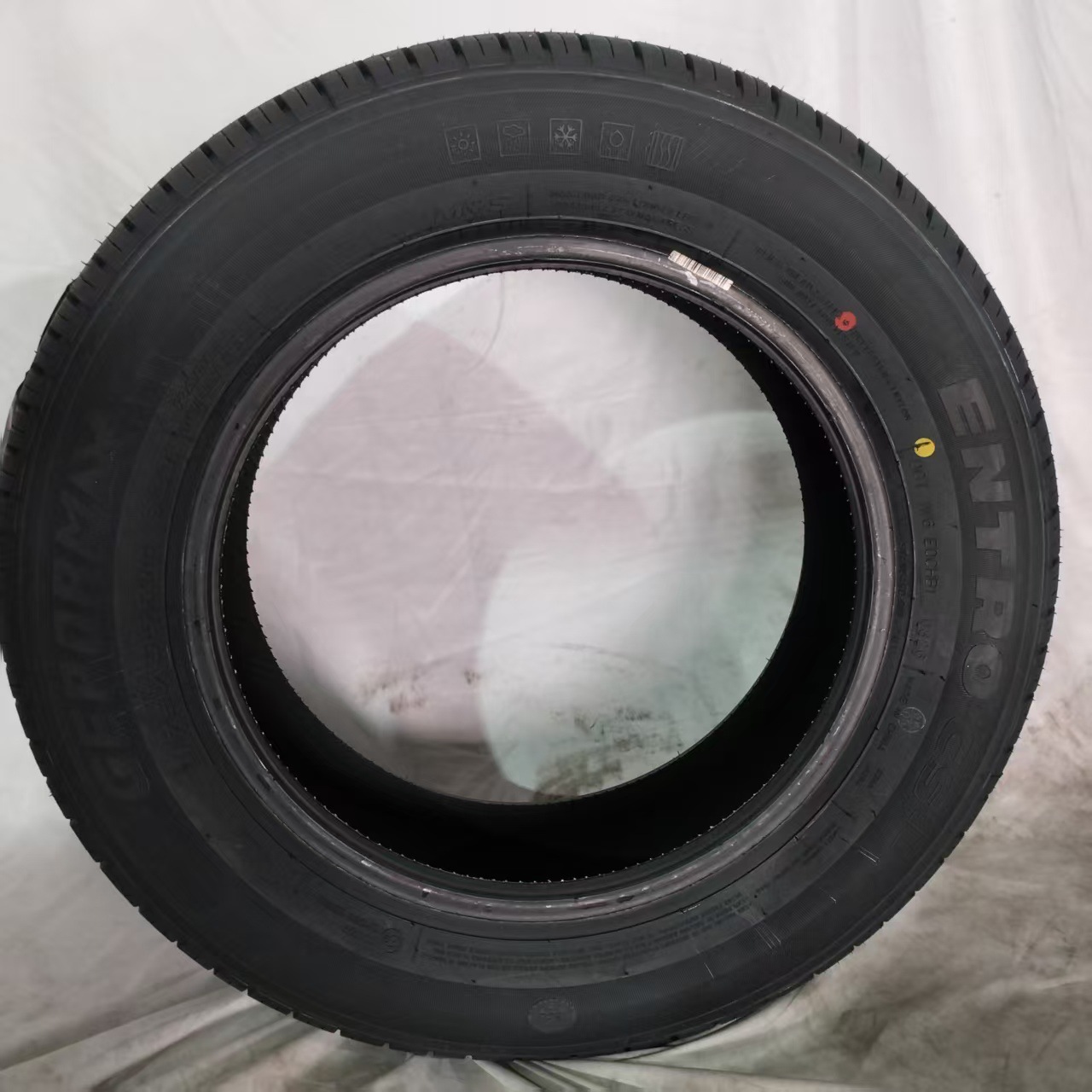 Brand New Genuine Car Tire Gepu 175/70R14 Cs1, Wear-Resistant, Durable, and Cost-Effective