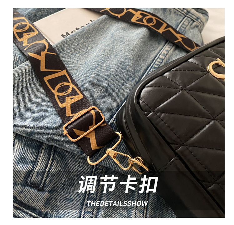 A simple and fashionable single-shoulder women's bag with diamond-shaped embroidery thread in 2024, a fresh and stylish crossbody bag with a trendy and fashionable small square style undefined