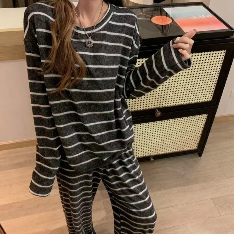 Striped thin fleece pajamas for women, new autumn and winter style, simple and casual long-sleeved thermal loungewear set Striped thin fleece pajamas for women, new autumn and winter style, simple and casual long-sleeved thermal loungewear set