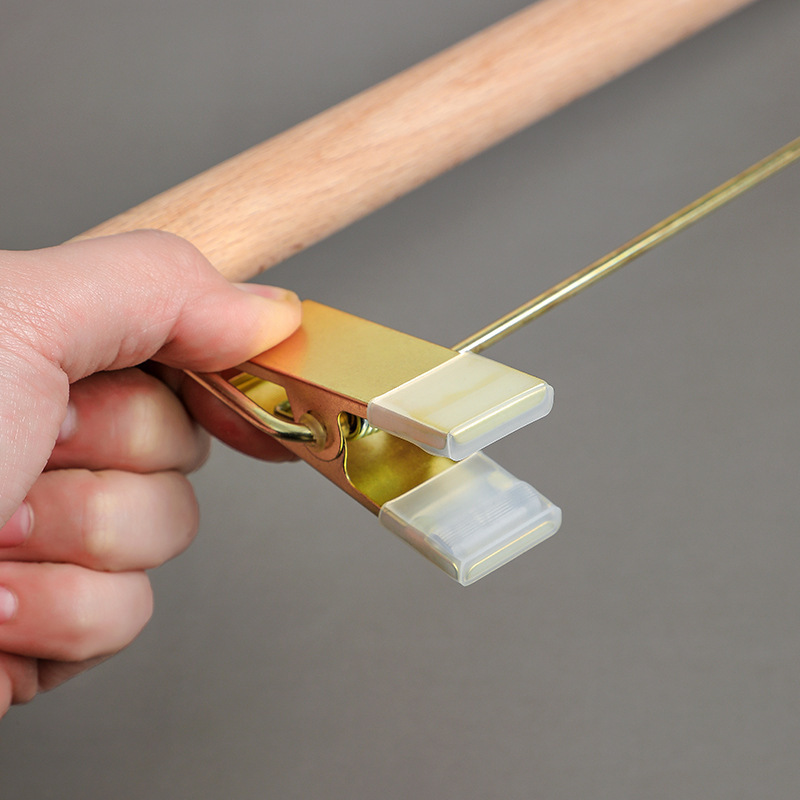 Non-slip hanger