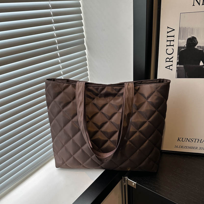 Bolso de sentido de alta gama para mujer de gran capacidad 2023 nuevo bolso de hombro de otoño e invierno de moda Oxford Bu Lingge Commuter Tote Bag