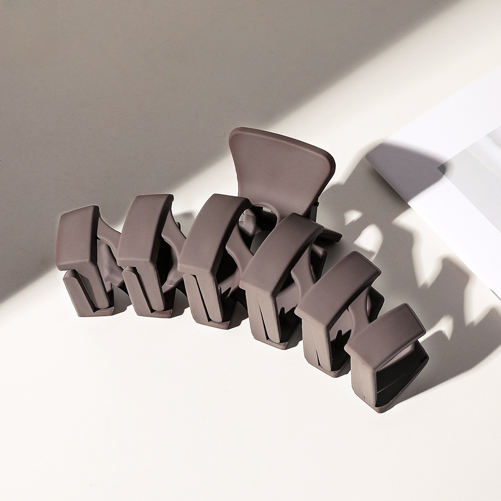Oversized Shark Hair Claw Clip, Korean Morandi Style Hair Accessory_voghion.com