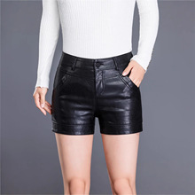 绵羊皮皮短裤女外穿洋气2025秋冬新款短裤配靴子高腰百搭修身靴裤