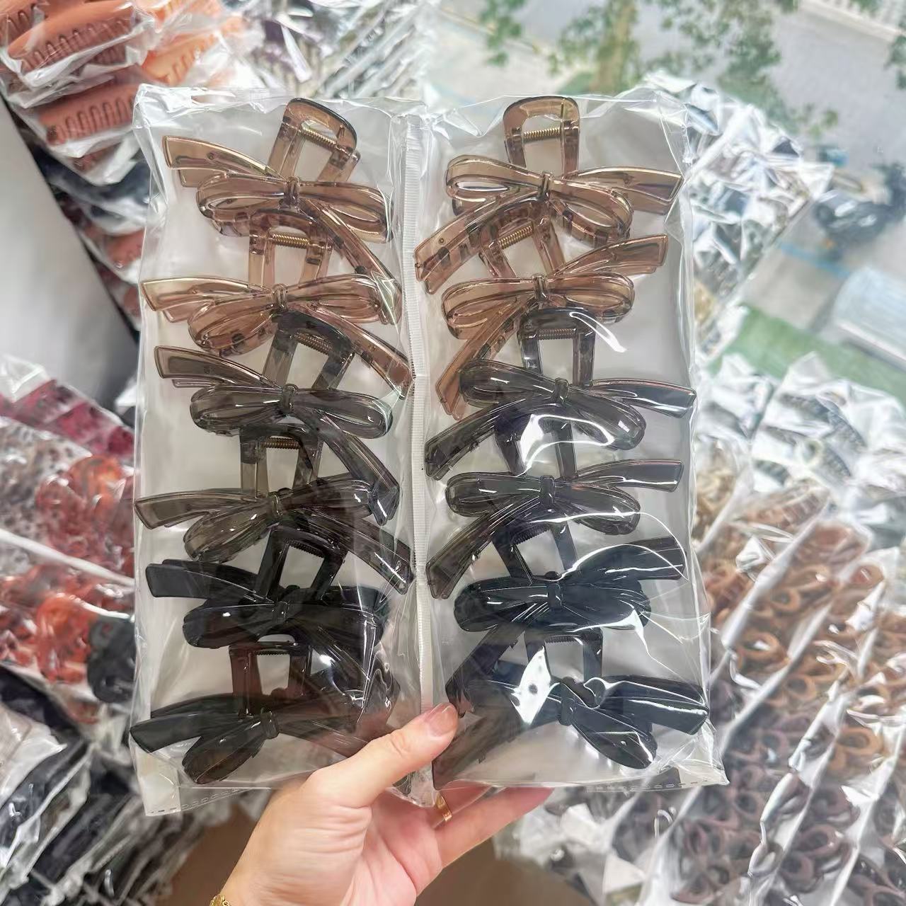 Amazon transfronteriza pintura de goma de gran tamaño clip de pelo espalda Cabeza de tiburón clip de pelo volumen multi horquilla dos yuanes accesorios para el cabello al por mayor