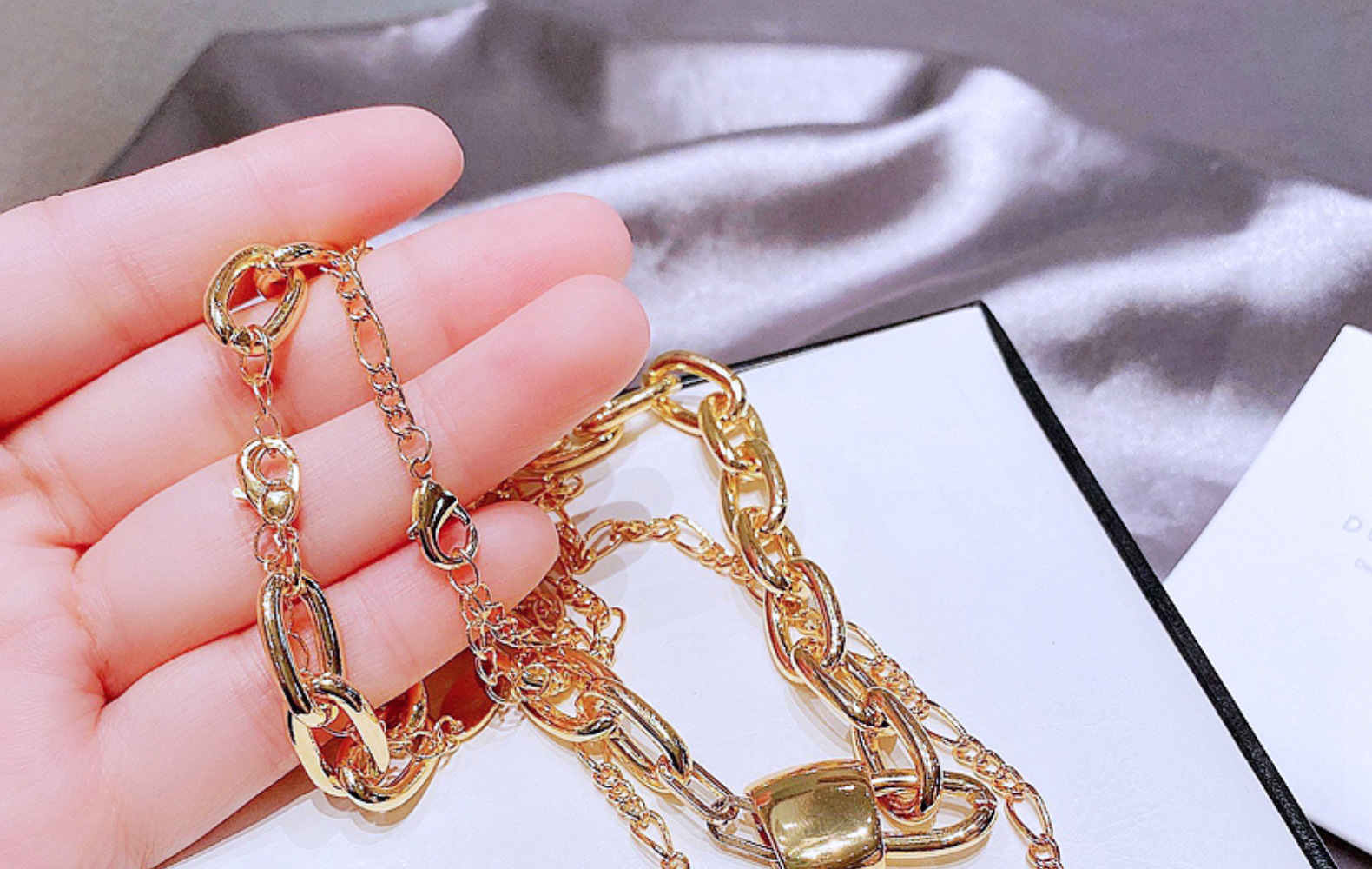 High-end Ins Cold Style European And American Fashion Double-layer Necklace Women's Copper Plating K Gold Clavicle Chain Sweater Chain Cross-border Sold Jewelry display picture 1