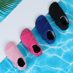 Children's beach shoes non-slip soft bottom diving and snorkeling swimming shoes baby baby water park shoes wading shoes