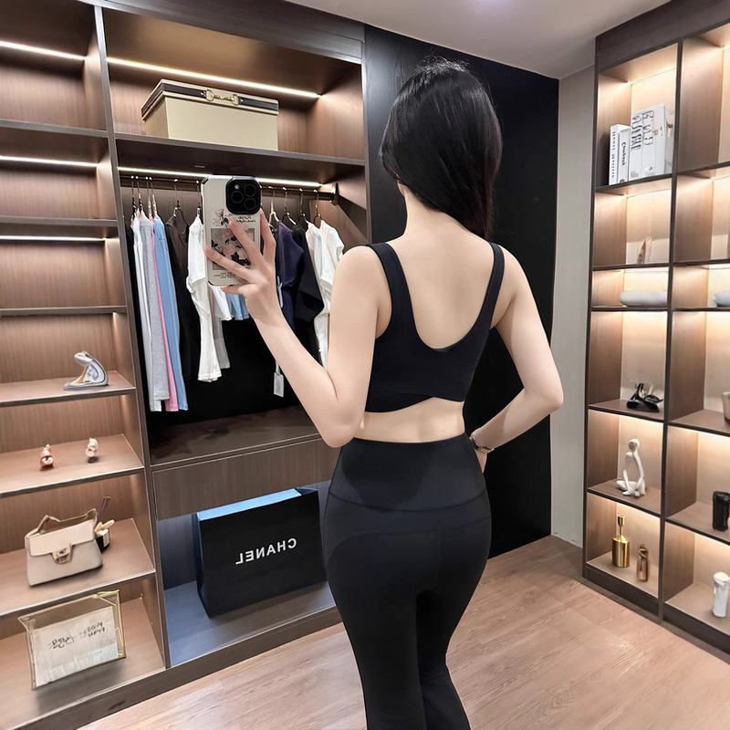 Aloの新しい女性用バックル付きヨガブラ、大きいサイズのスポーツブラ、シームレスプッシュアップ、コントラストカラーのセクシーなベストスタイルのサスペンダー|undefined