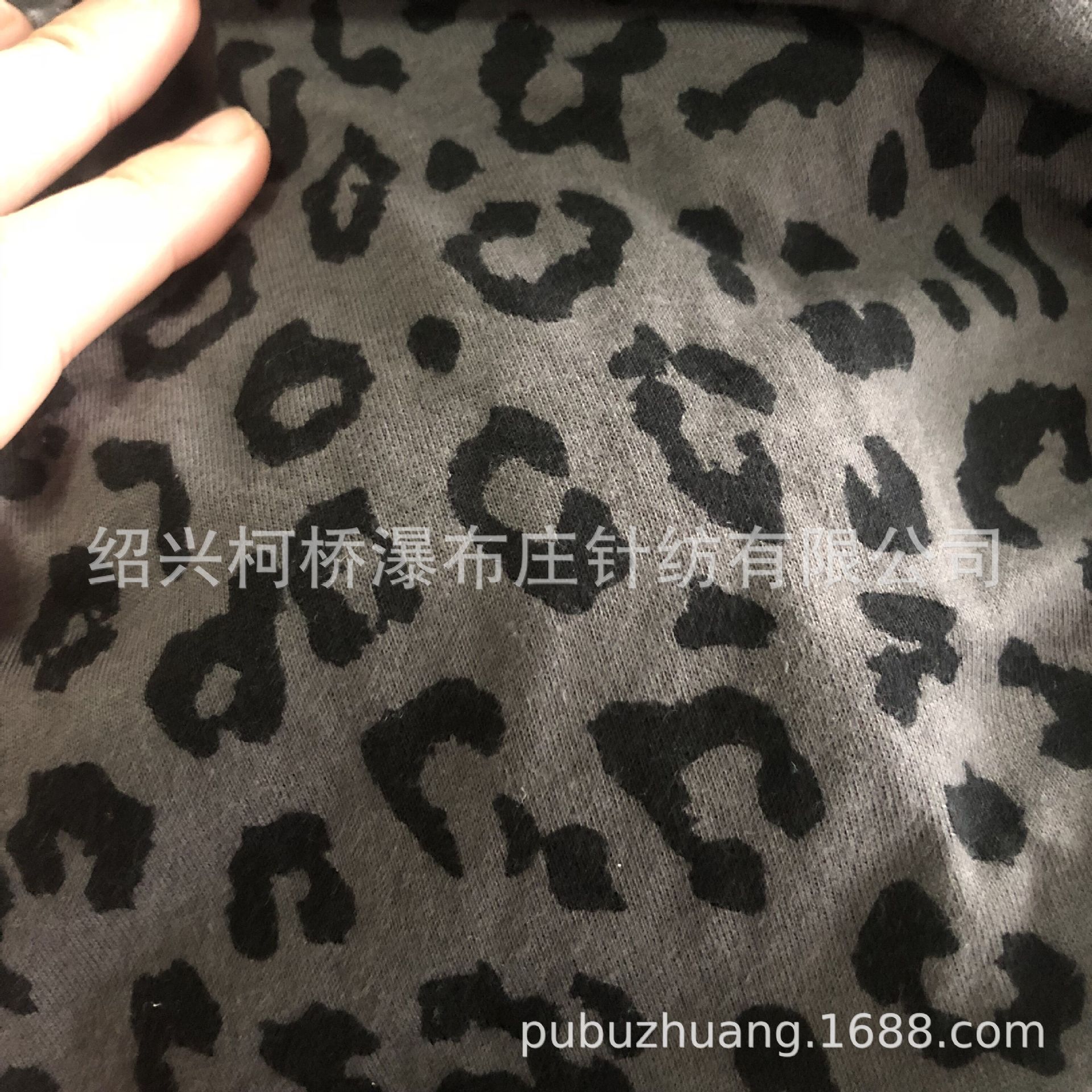 销售针织全棉染底豹纹印花  手感软 睡衣面料