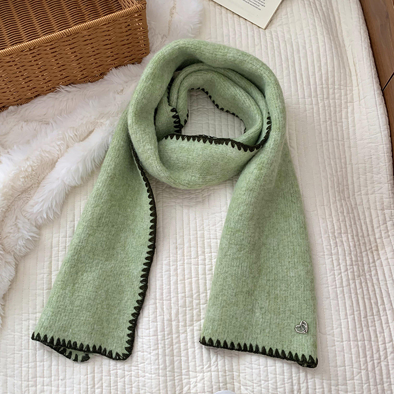 Alta sensación verde imitación de cachemira bufandas de piel de mujeres otoño y invierno 2025 sensación de atmósfera gruesa calentamiento de los estudiantes bufandas