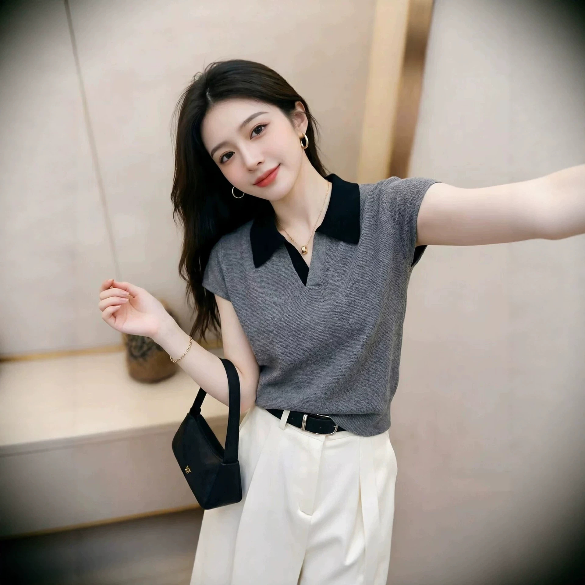 Áo thun polo nữ tay ngắn cổ bẻ phối màu, dáng ôm nhẹ — màu trắng chi tiết 1