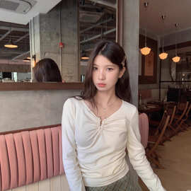 纯欲长袖打底T恤女春季韩版2026新款褶皱设计感修身显瘦内搭上衣